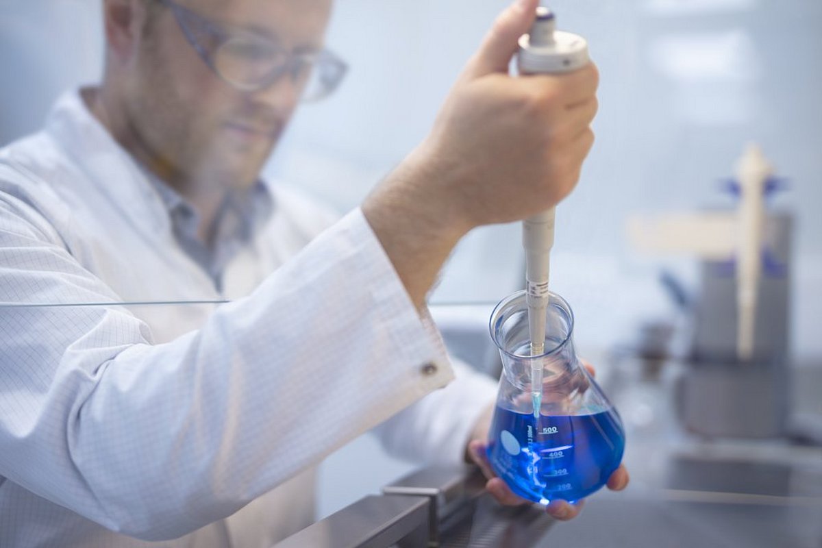 How can unknown substances be identified?: CleanControlling