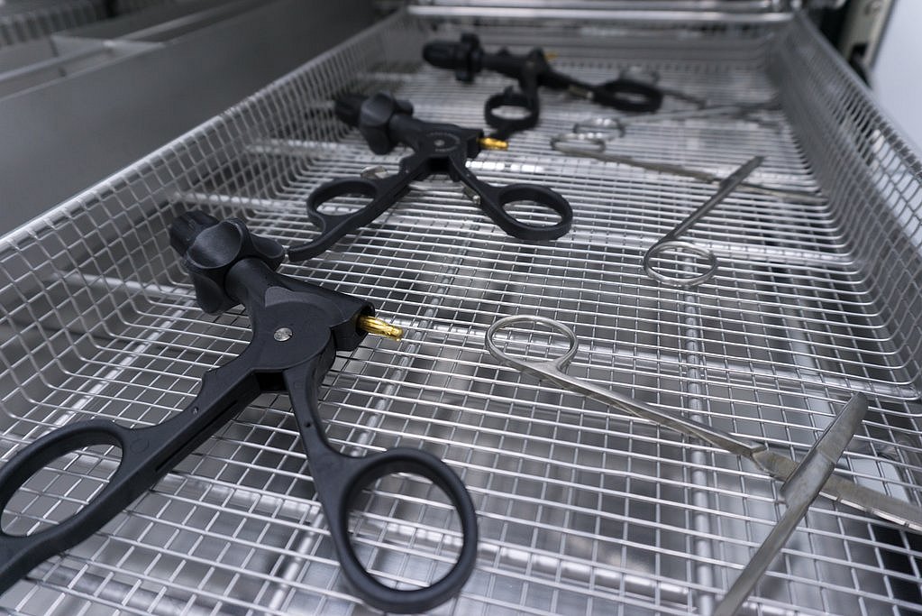 Three test specimens of the same medical device (source: CleanControlling)